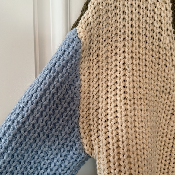 Color-Block Button-Up Cardigan - Picture 9 of 10